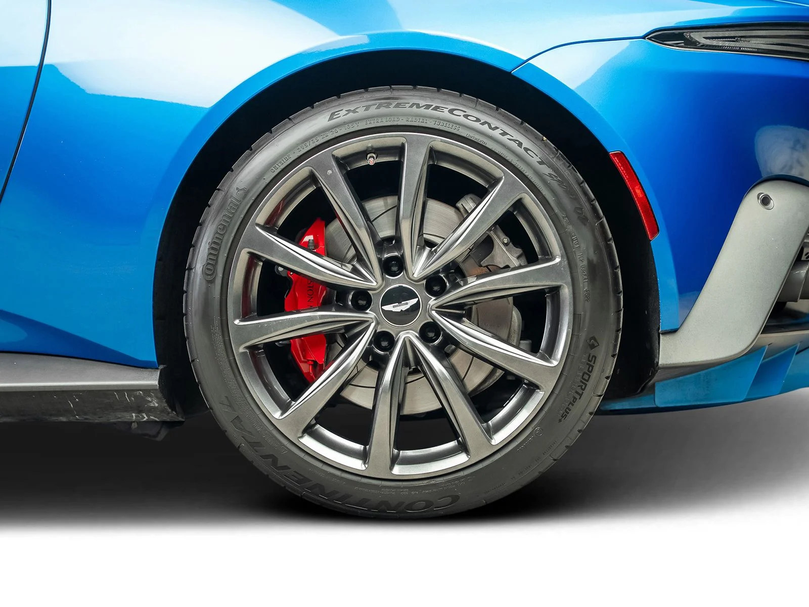 Used 2020 Blue Aston Martin Base image 27