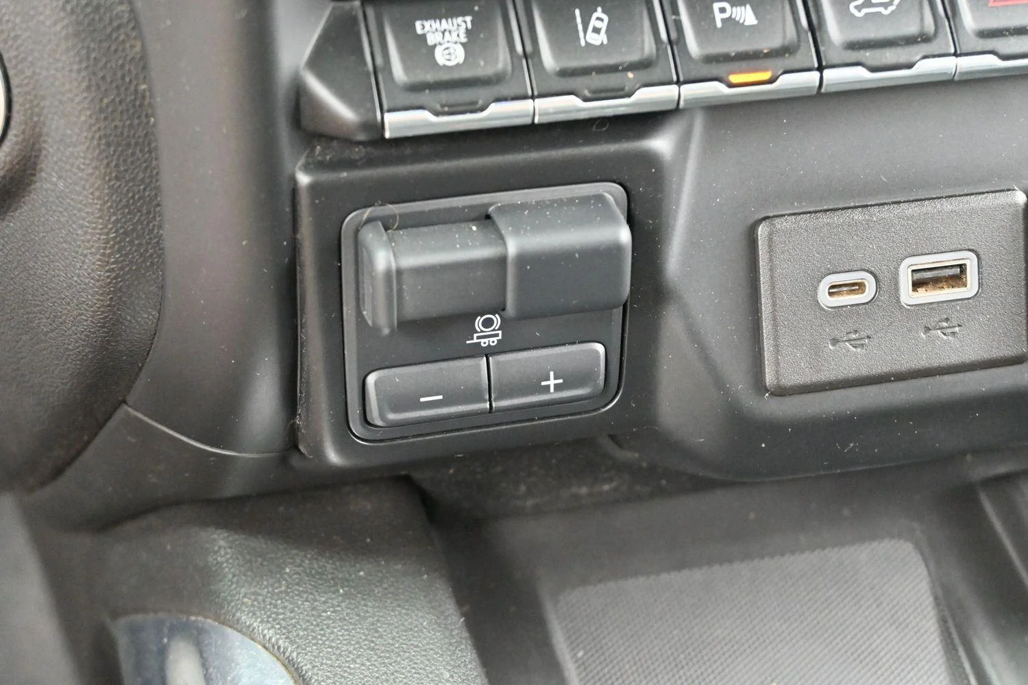 Used 2021 Ebony Twilight Metallic GMC Denali image 27