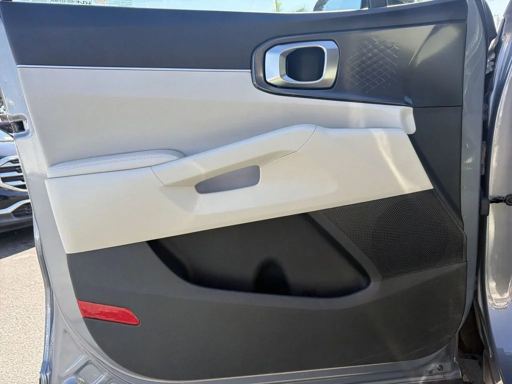 Used 2023 Silver Kia S image 29