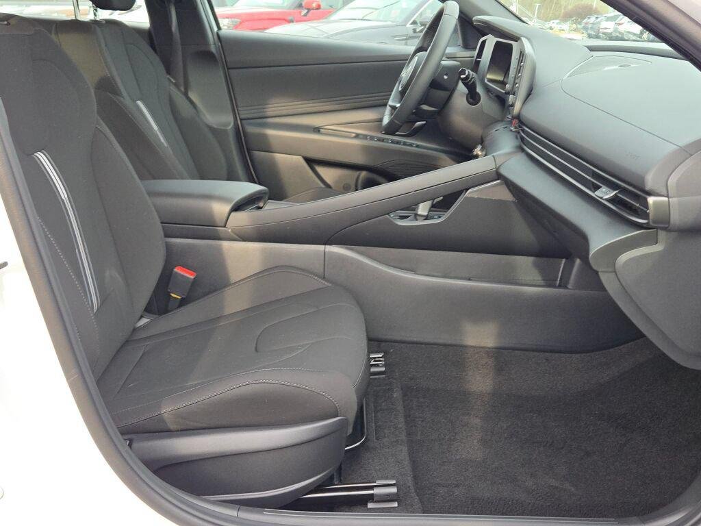 New 2026 White Hyundai SEL Sport image 6