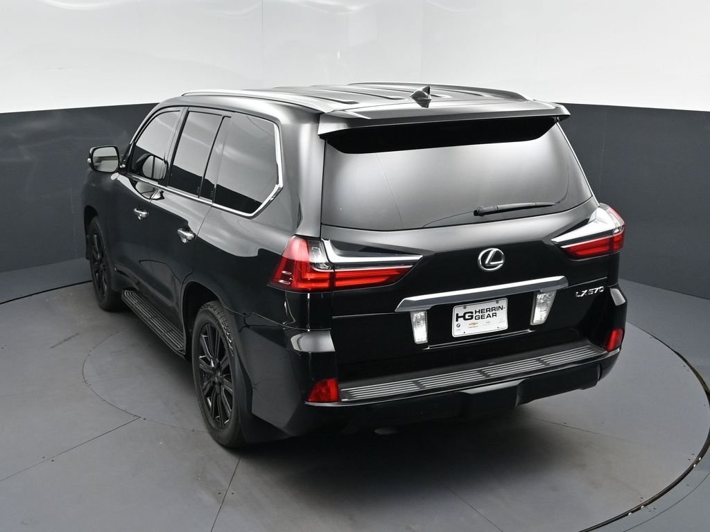 2017 Lexus LX 570 - Photo 35
