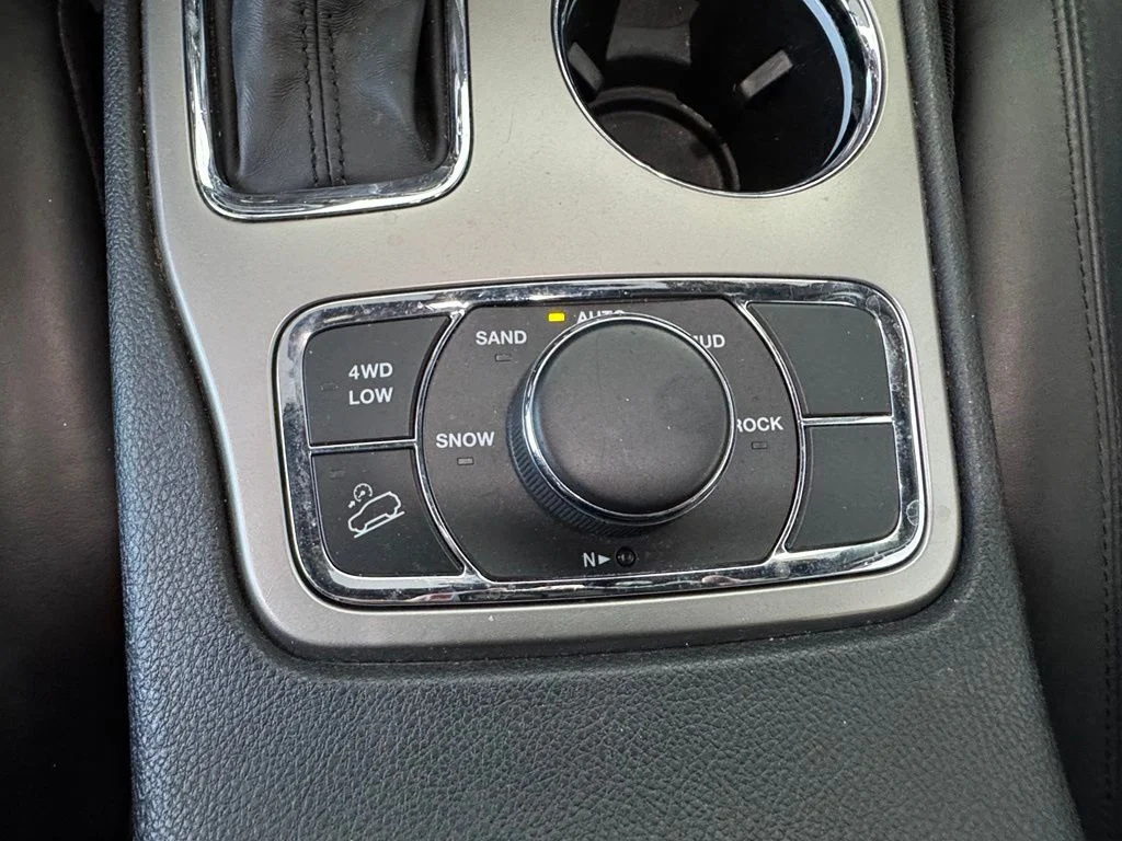 Used 2021 Black Jeep Limited image 32