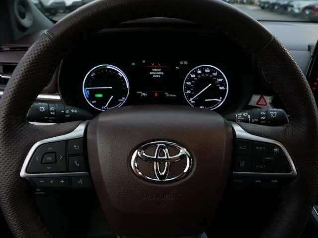Certified Used 2022 MIDNIGHT BLACK METAL Toyota  image 22