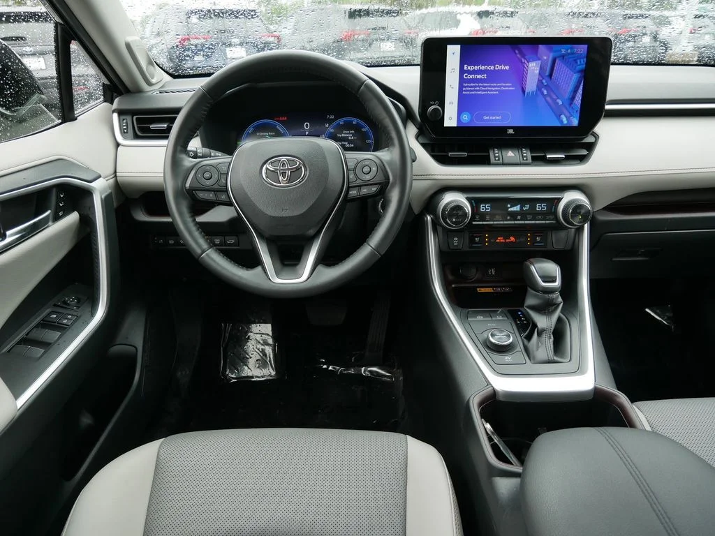 Used 2024  Toyota Limited image 12
