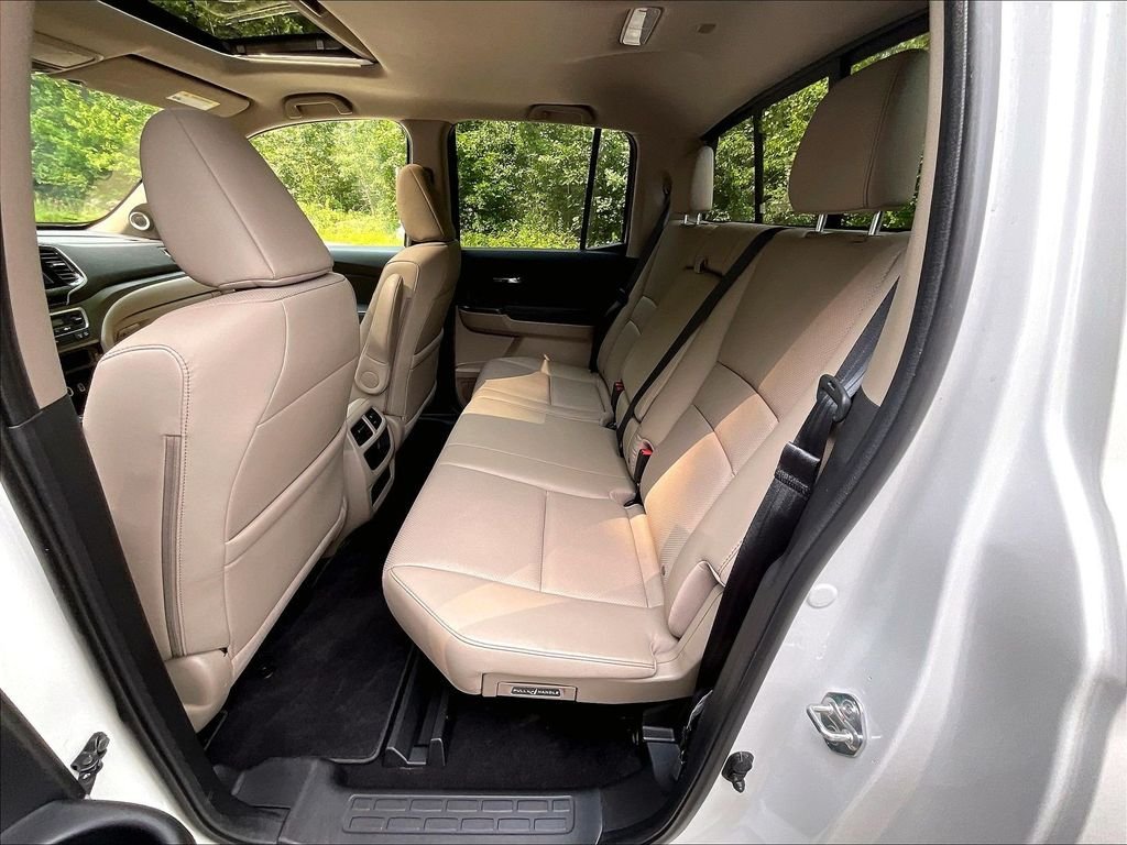Used 2023 White Honda RTL image 15