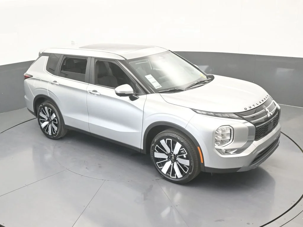 New 2026 Silver Alloy Mitsubishi SE image 54