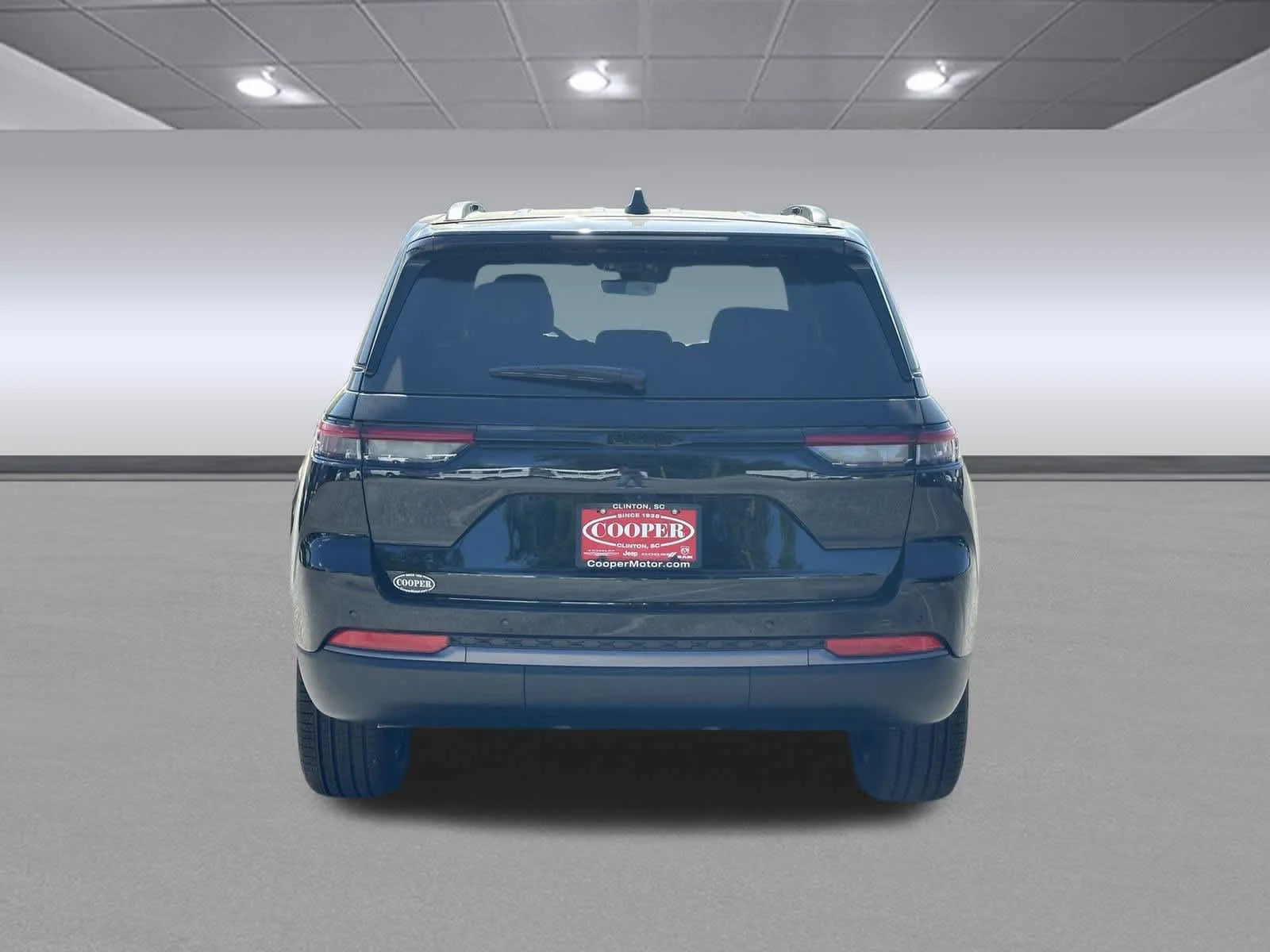 New 2026 Diamond Black Crystal Pearlcoat Jeep Limited image 6