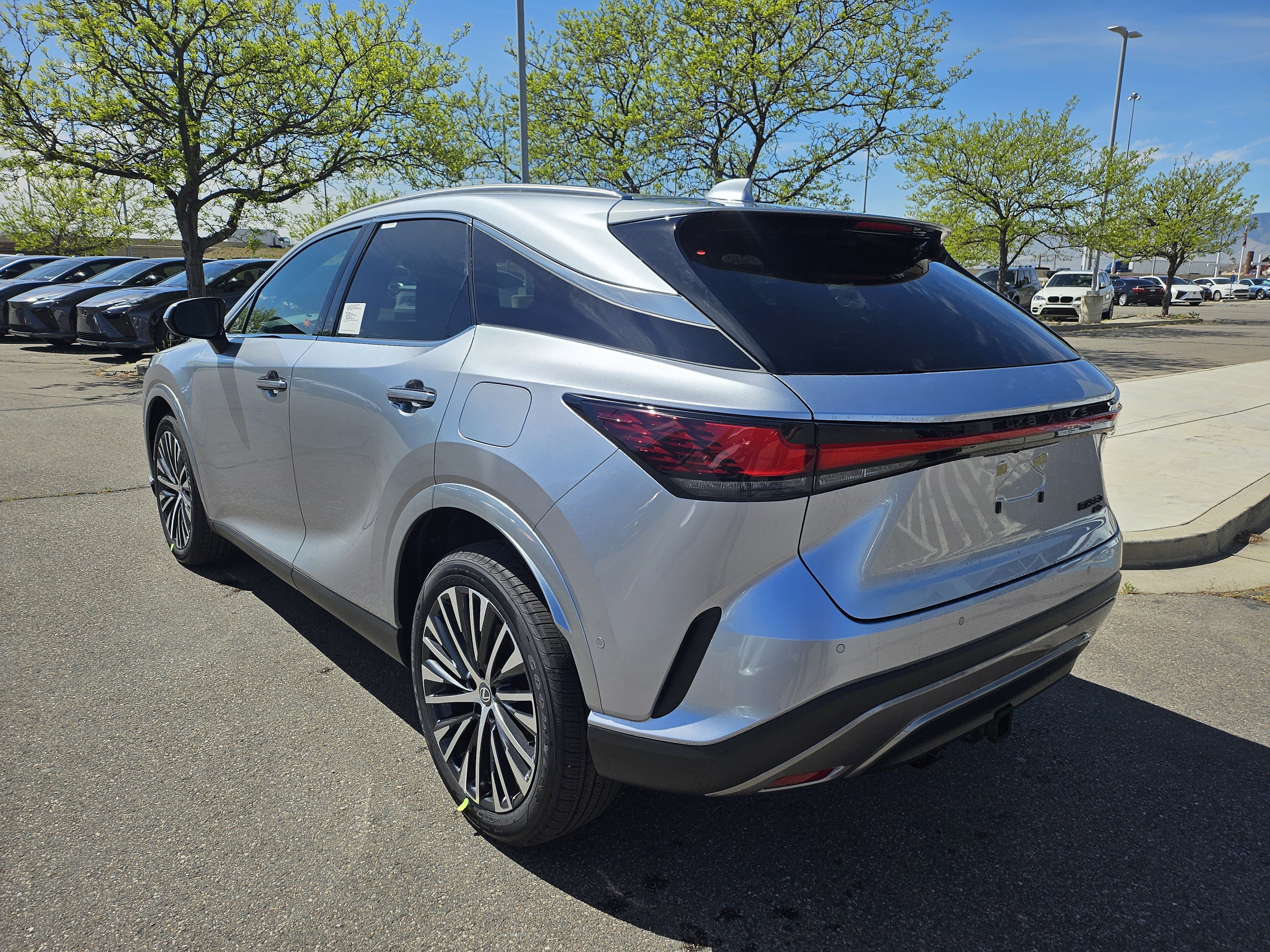 New 2026 Iridium Lexus PREMIUM PLUS image 8