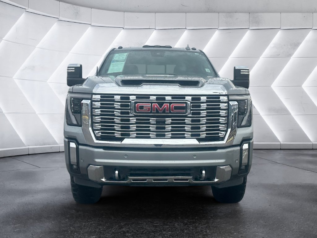 Used 2025 Silver GMC Denali image 2