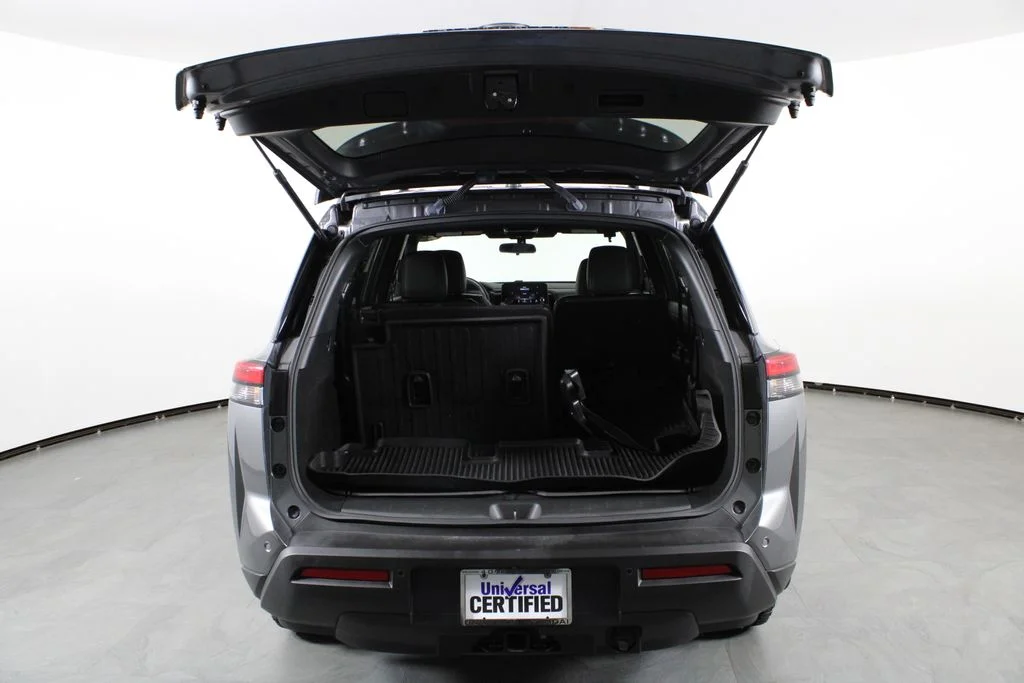 Certified Used 2023 Gray Nissan Rock Creek image 17