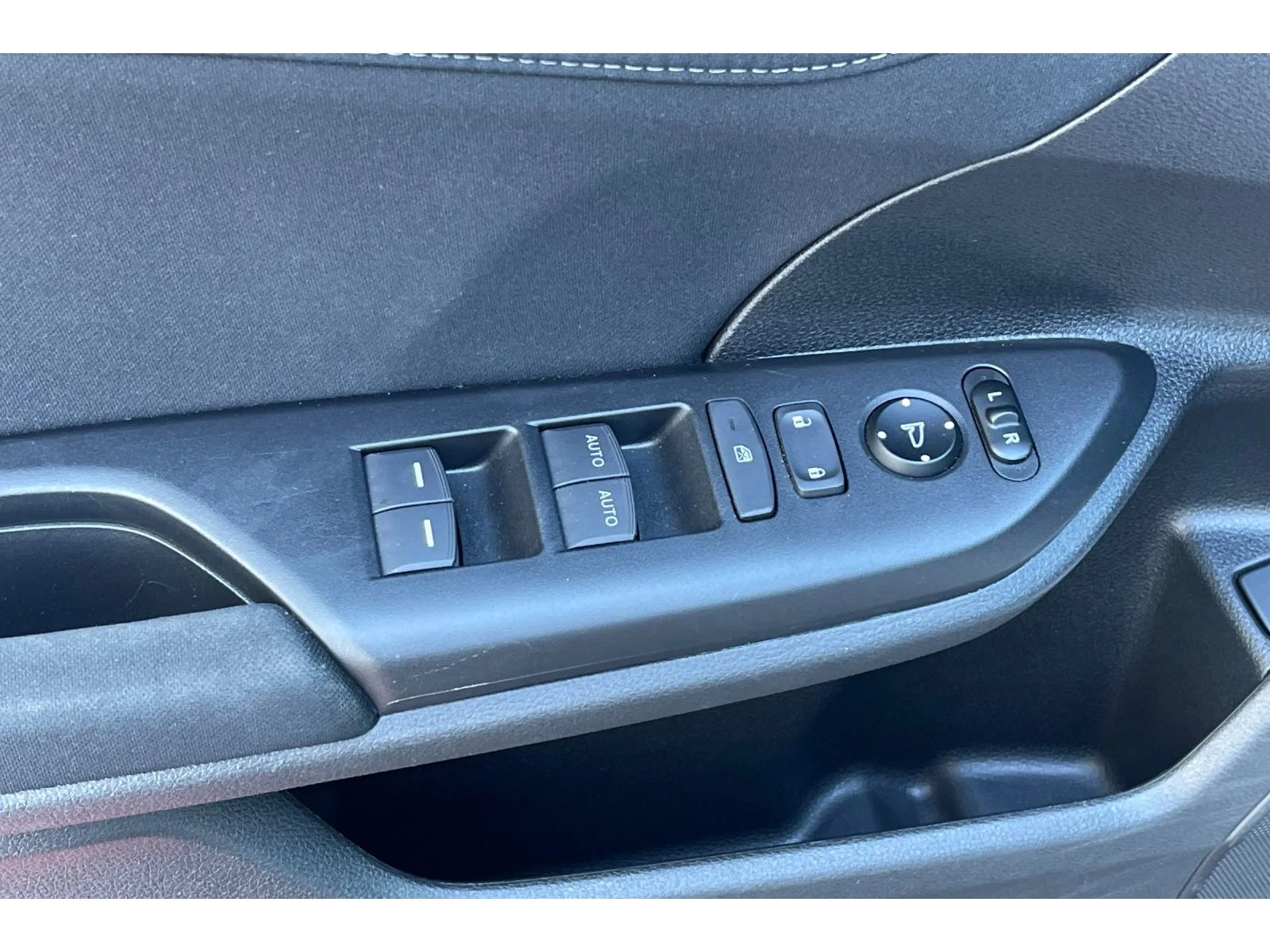 Used 2021 Platinum White Pearl Honda EX image 12