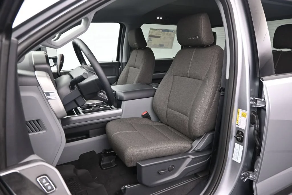 New 2027 Iconic Silver Metallic Ford XLT image 14