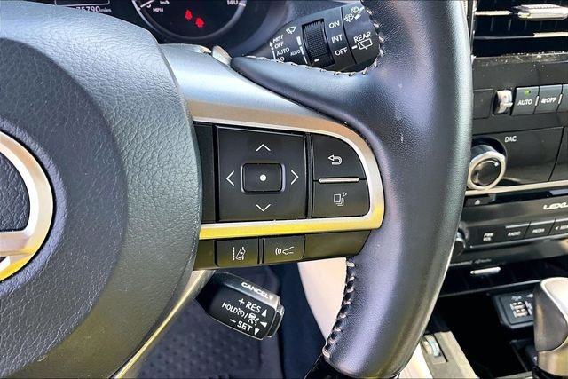 Used 2022 Black Lexus 460 image 19