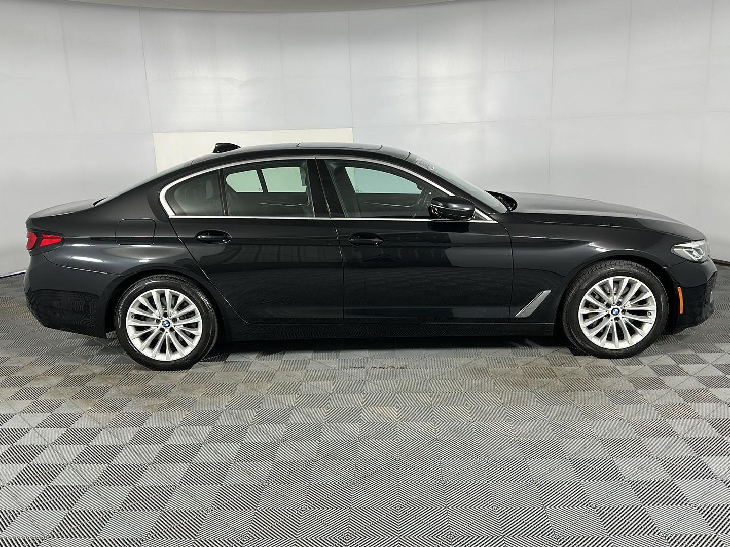 Used 2023 Black Sapphire Metallic BMW 530i xDrive image 29