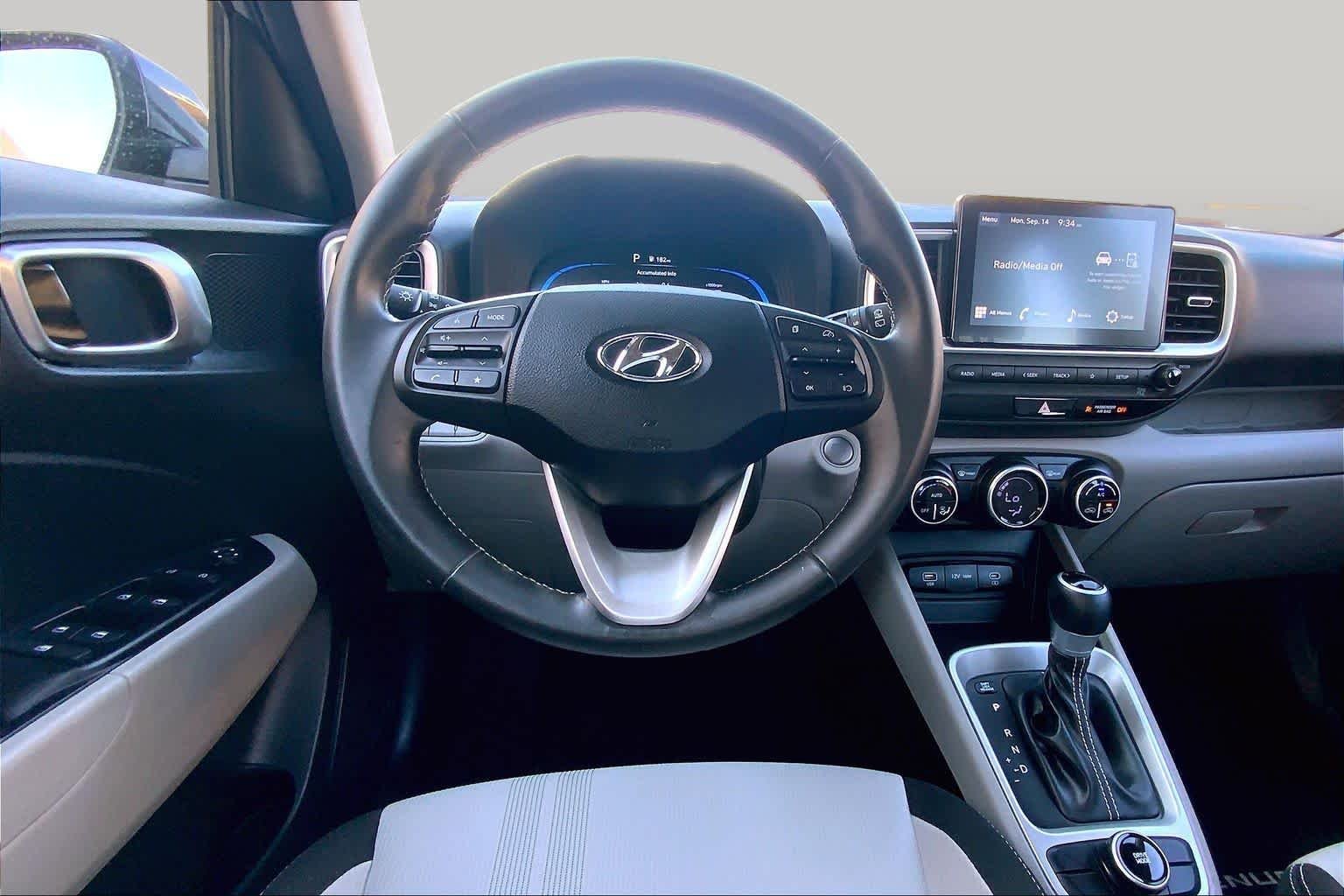 Certified Used 2025 Ecotronic Gray Hyundai SEL image 6