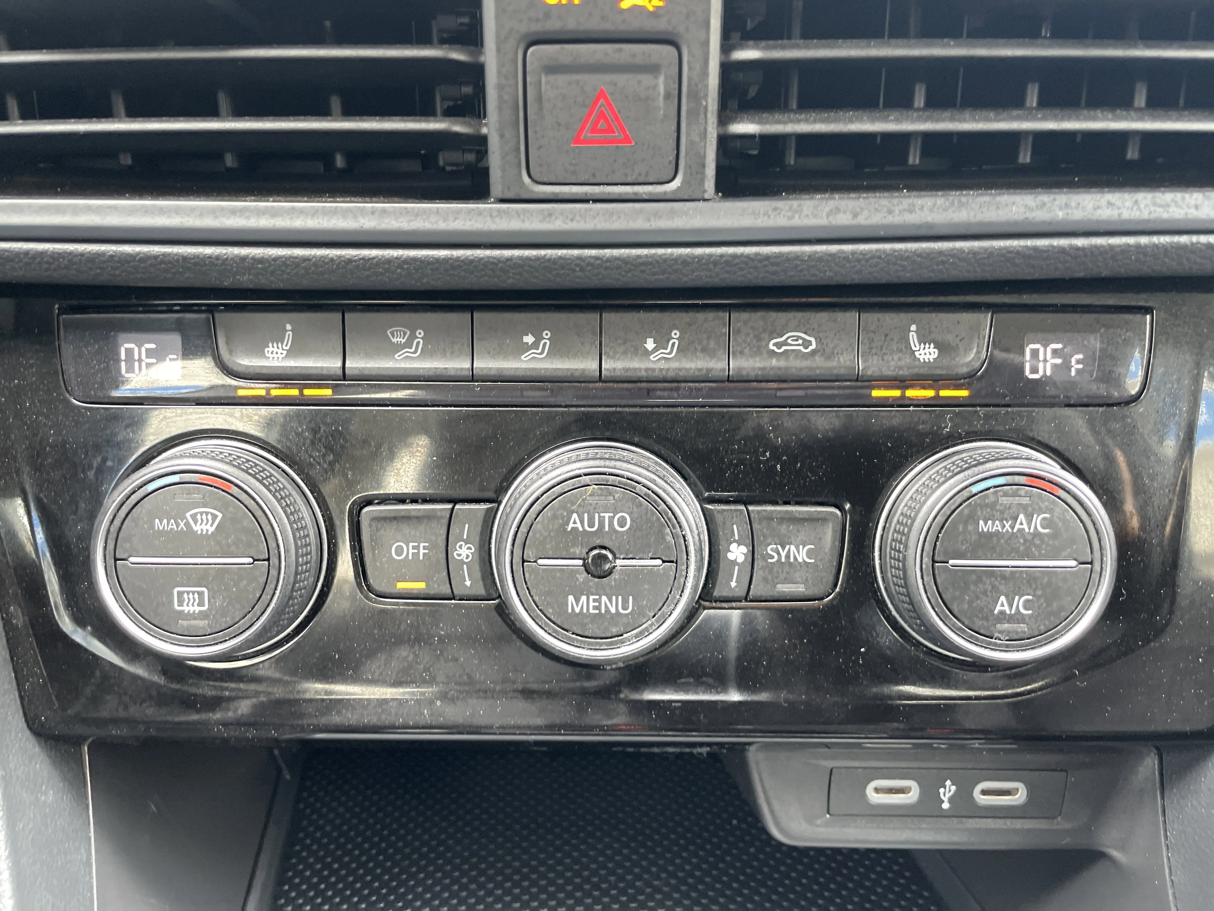 2024 Volkswagen Jetta SE - Photo 18