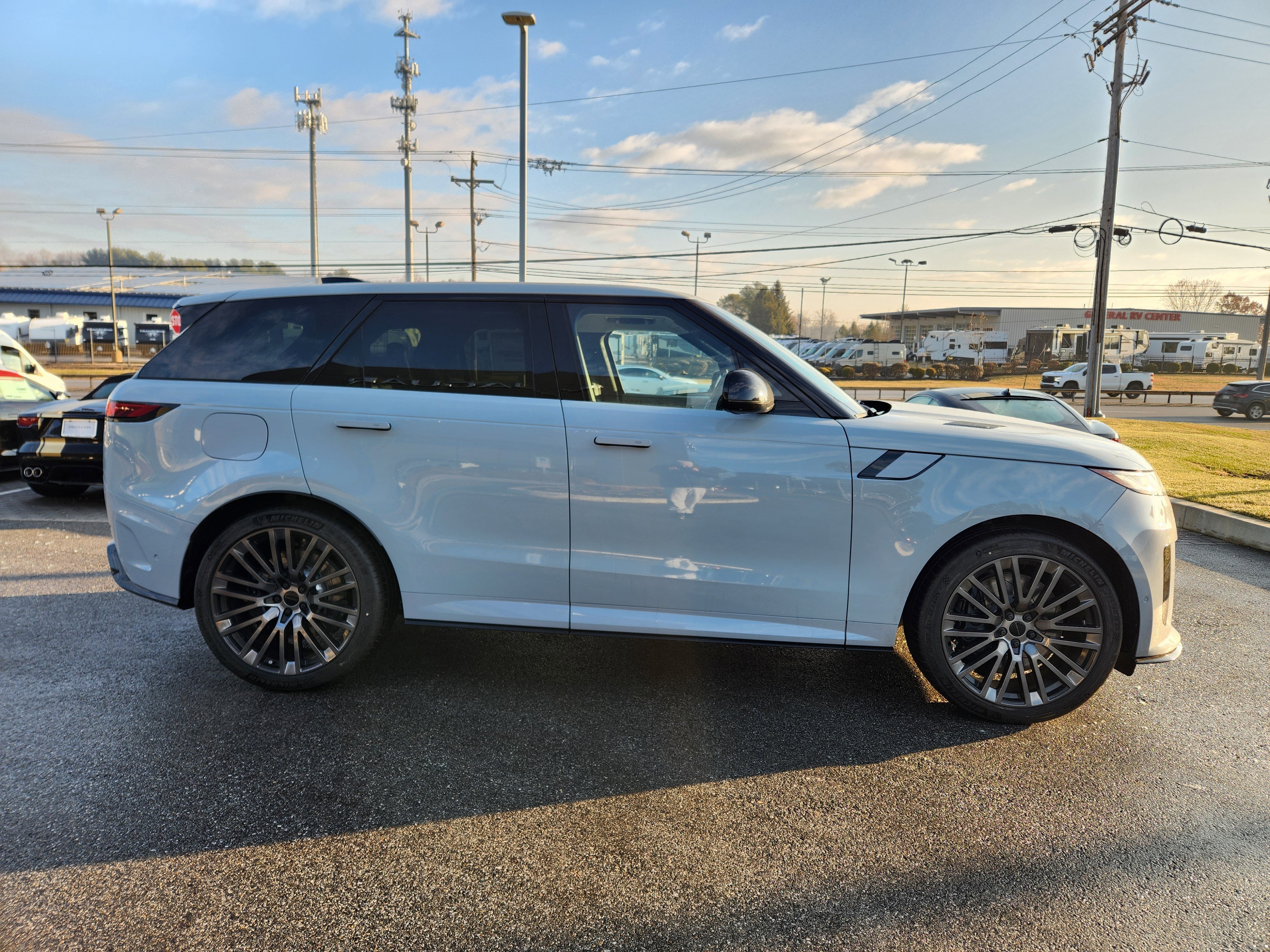 New 2026 Arroios Grey LAND ROVER SV image 6