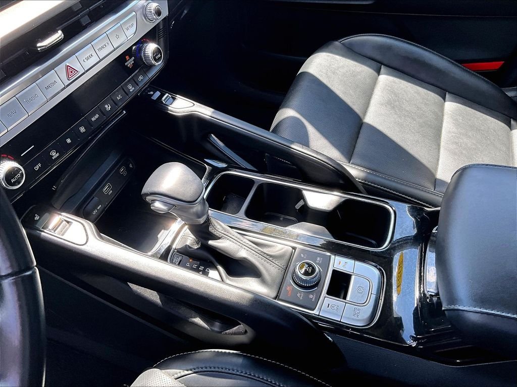 Used 2024 White Kia S image 21