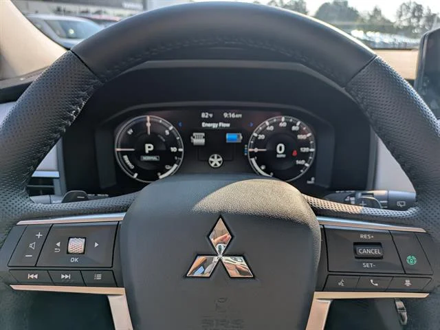 2025 Mitsubishi Outlander Plug-in Hybrid SEL - Photo 30