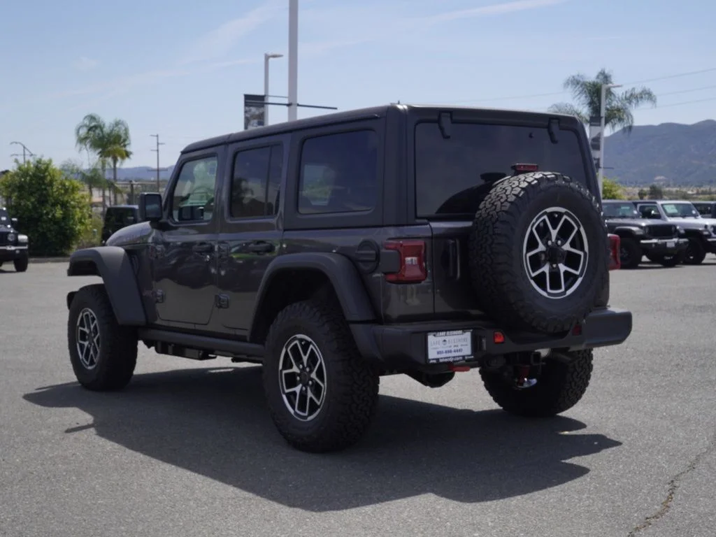 New 2026 Granite Crystal Metallic Clear-Coat Exterior Paint Jeep Rubicon image 6