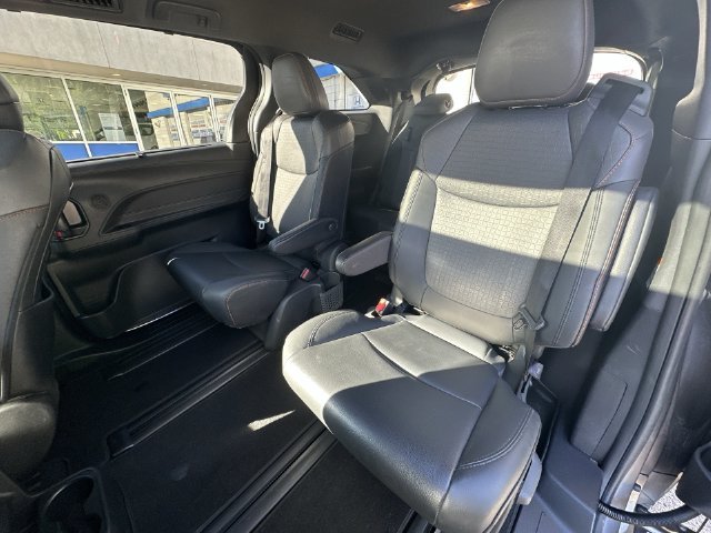 Used 2022  Toyota XSE image 27