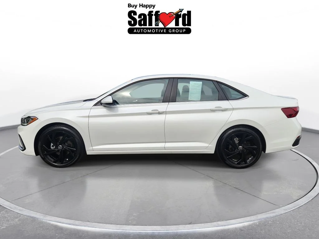 Used 2025  Volkswagen 1.5T SE image 11