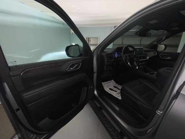 Used 2023 Gray Chevrolet Z71 image 11