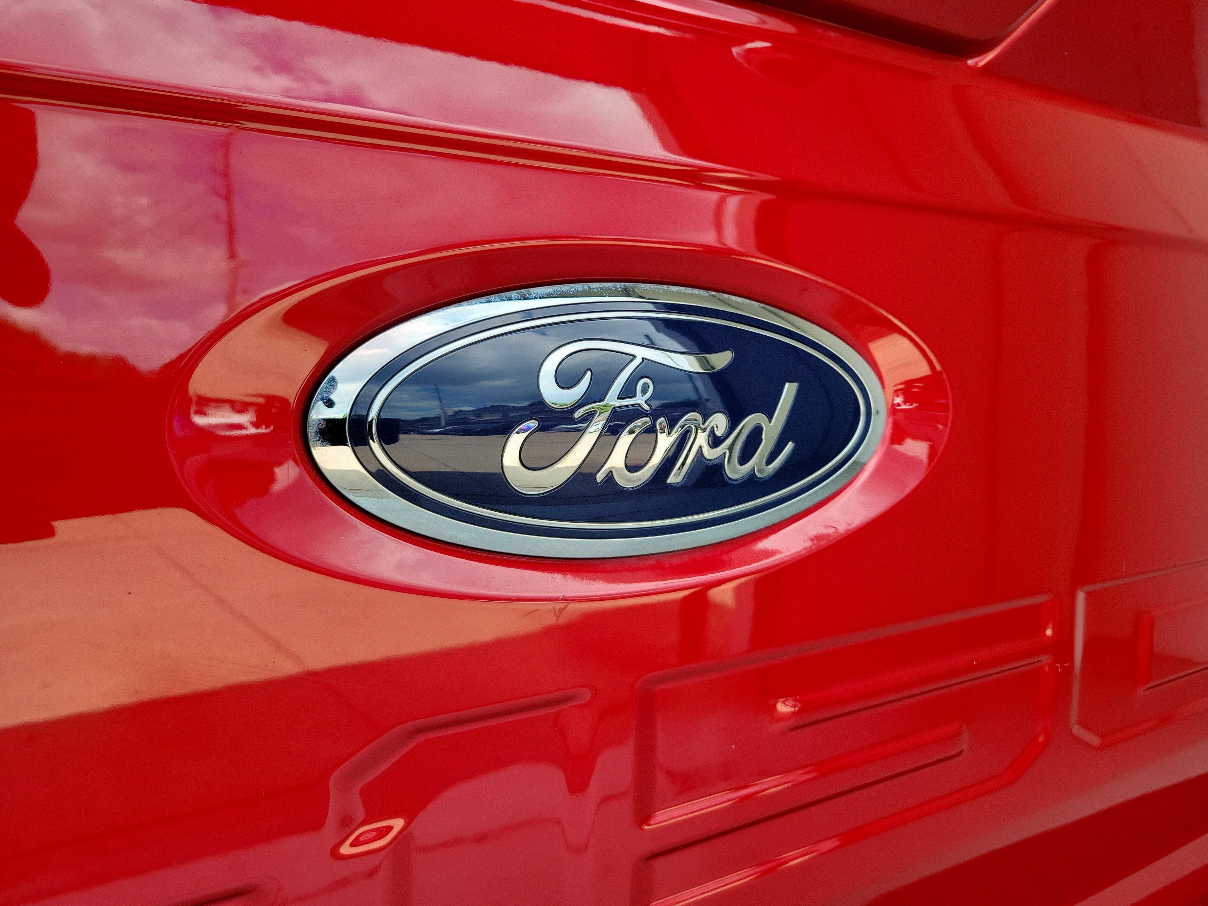 Used 2021 Rapid Red Metallic Tinted Clearcoat Ford Lariat image 9