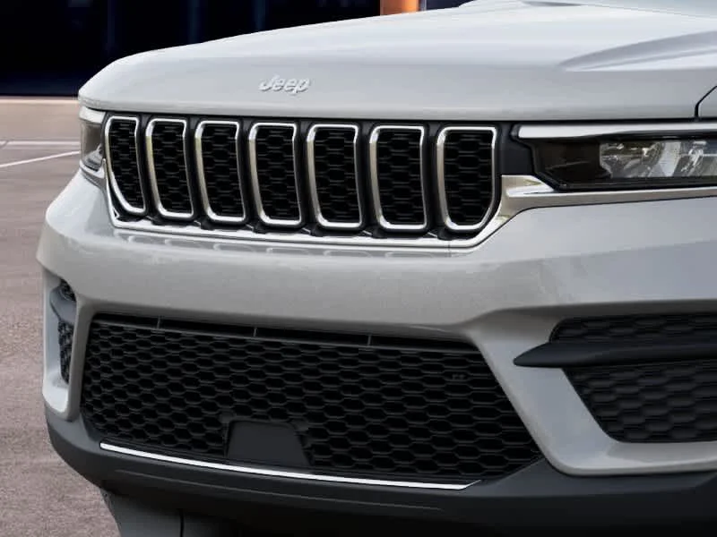 New 2026 Silver Zynith Jeep Laredo image 11
