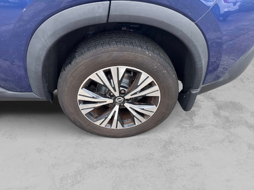 Used 2021 Blue Nissan SV image 12
