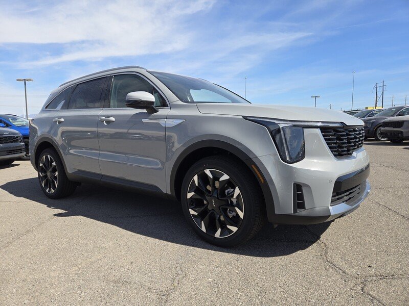 New 2026 Wolf Gray Kia EX image 2