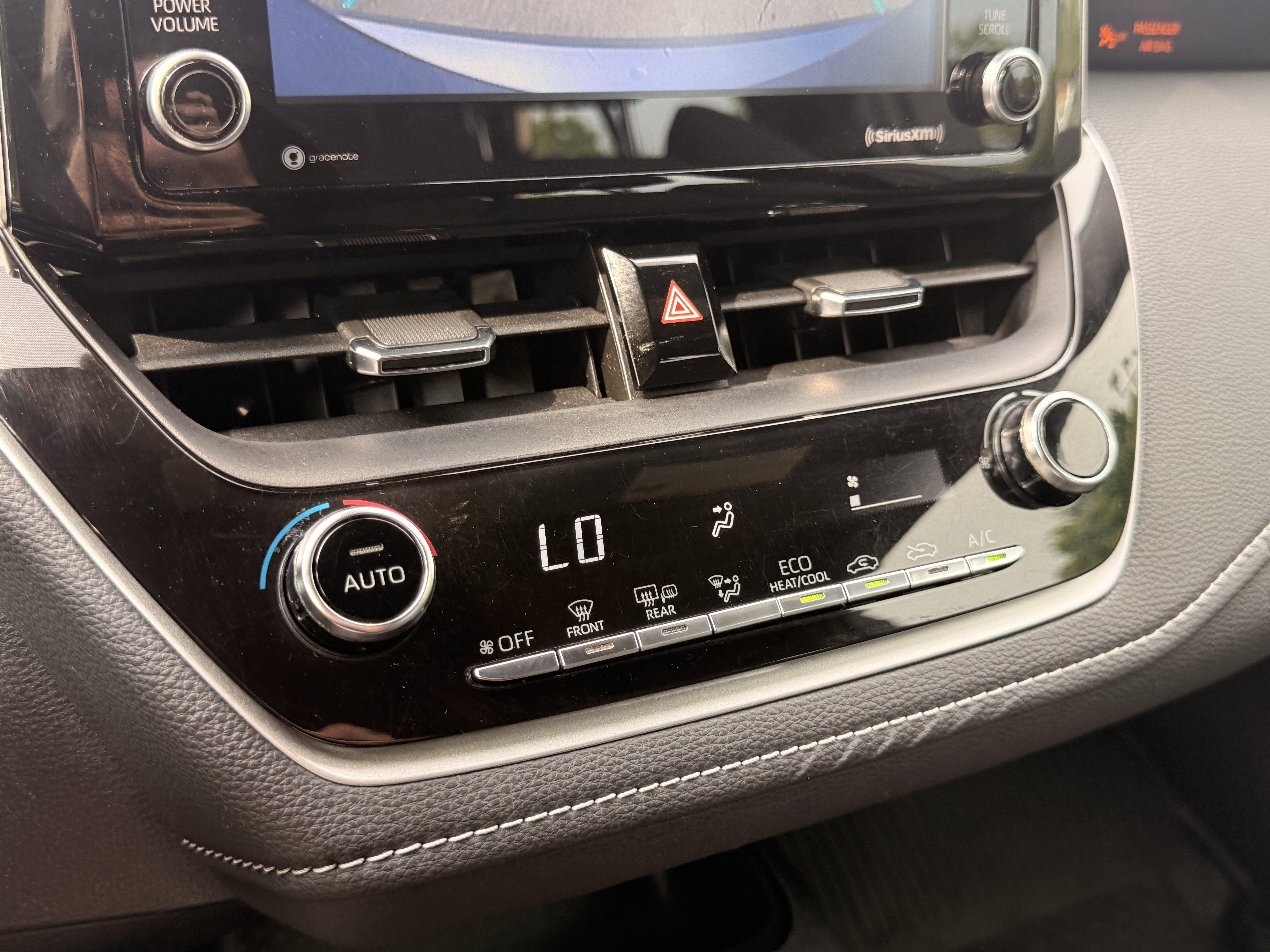 Used 2020  Toyota  image 5