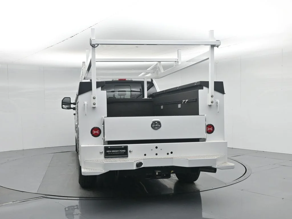 New 2026 Oxford White Ford XLT image 34