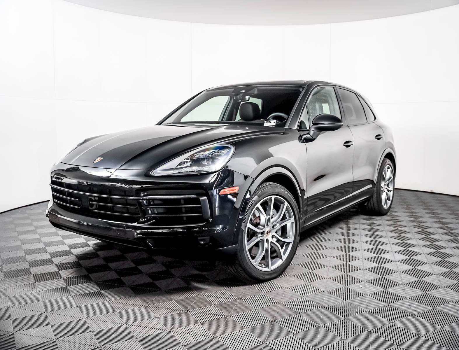 2023 Porsche Cayenne Platinum Edition S's photo