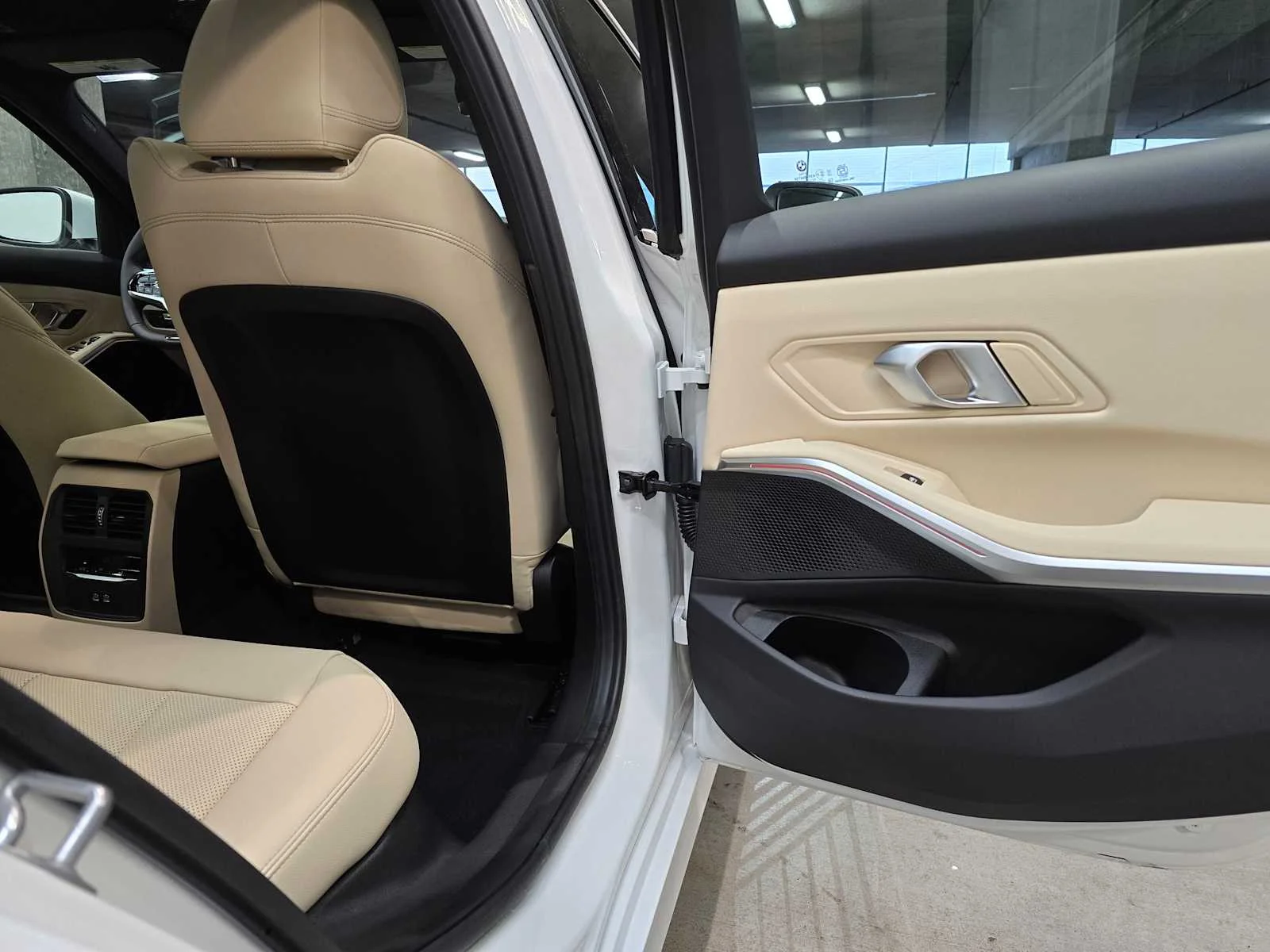 New 2026 Alpine White BMW NA xDrive image 30