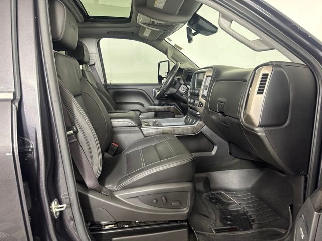 Used 2016 Silver GMC Denali image 4