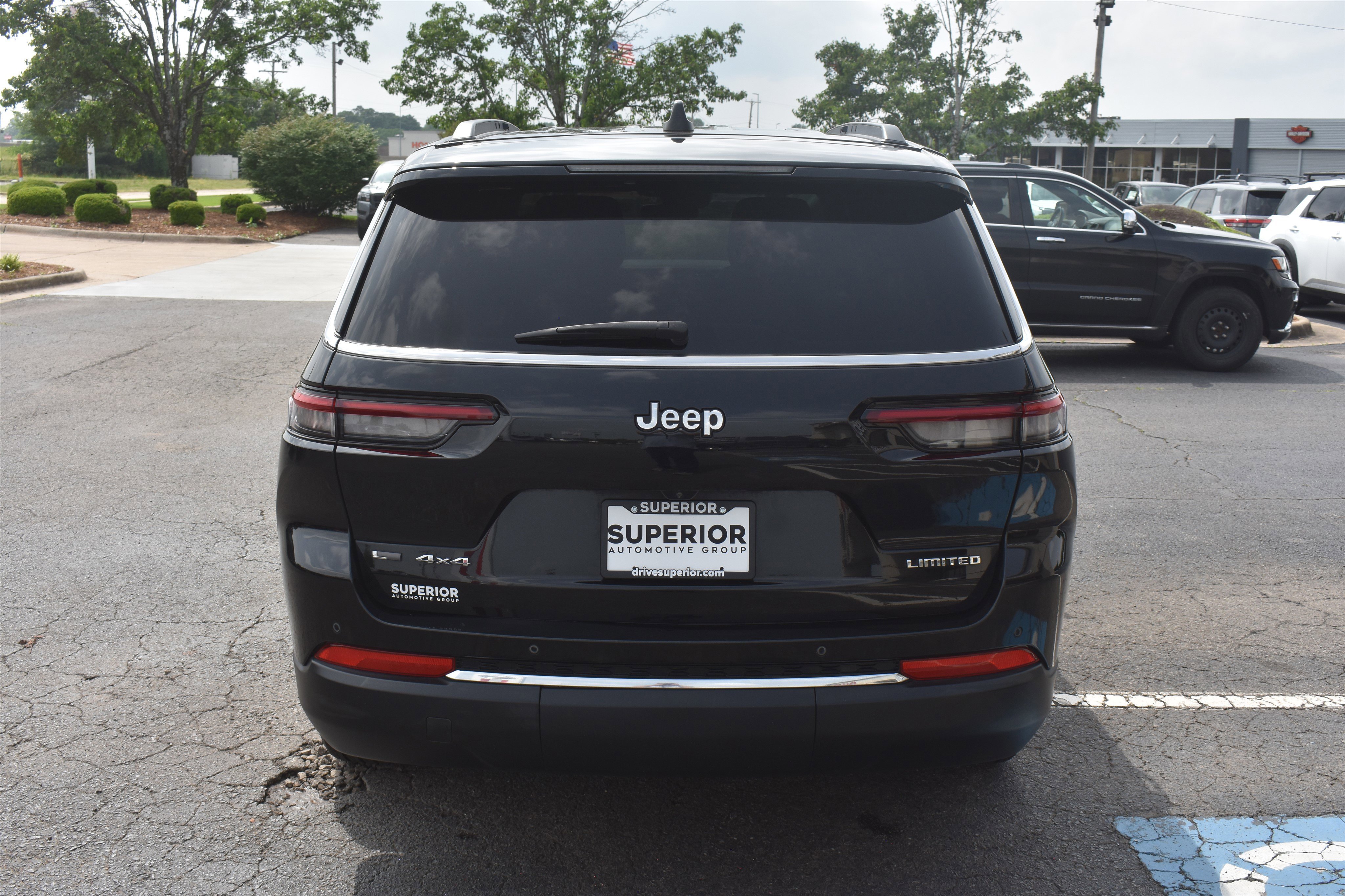 Used 2021 Diamond Black Crystal Pearlcoat Jeep Limited image 6