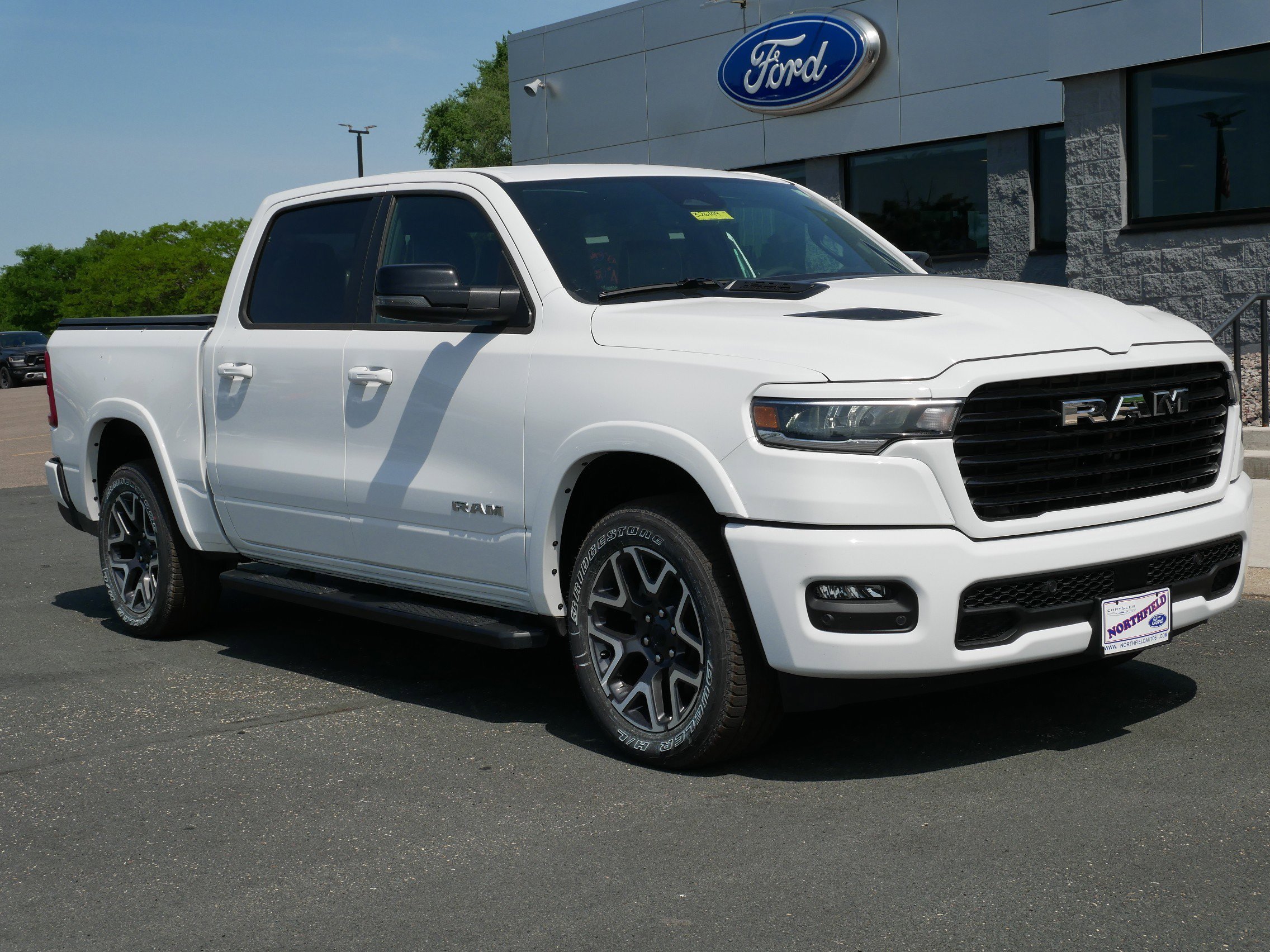 New 2026 Bright White Clear-Coat Exterior Paint RAM Laramie image 2