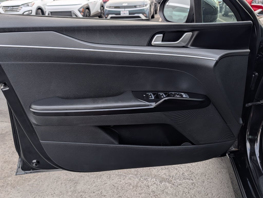 2021 Kia K5 LXS - Photo 14