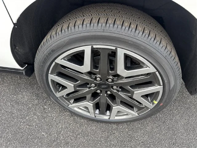 New 2026 Star White Metallic Tri-Coat Ford MAX Platinum® image 18