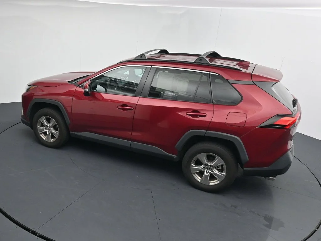 Used 2022 Red Toyota XLE image 12