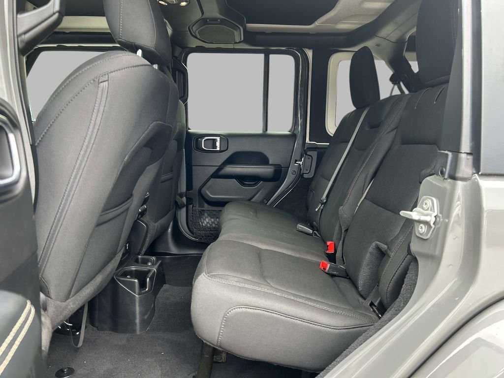 Used 2020 Gray Jeep Unlimited Sahara image 16