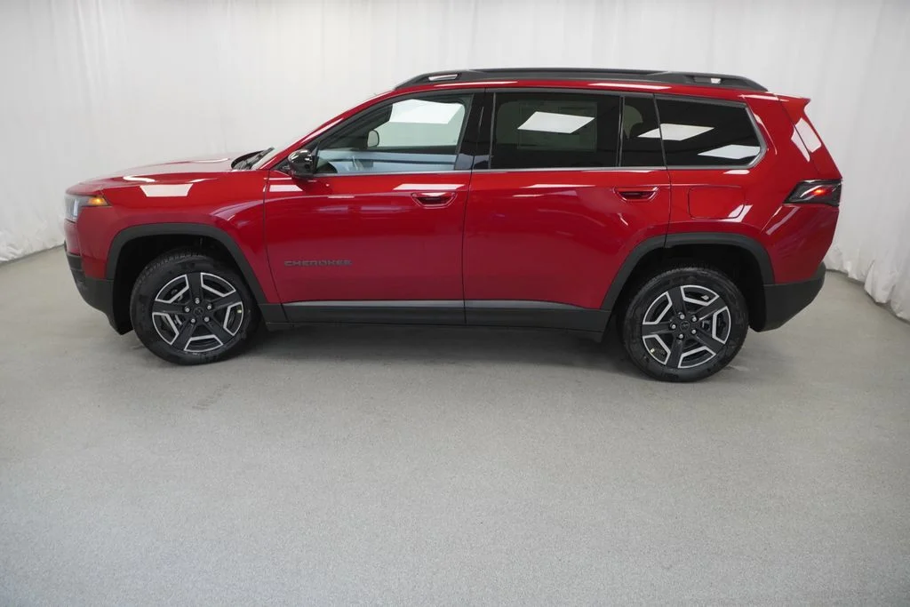 New 2026 Red Hot Pearl-Coat Exterior Paint Jeep Limited image 14