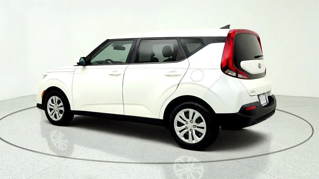 Used 2020 Snow White Pearl Kia LX IVT image 7