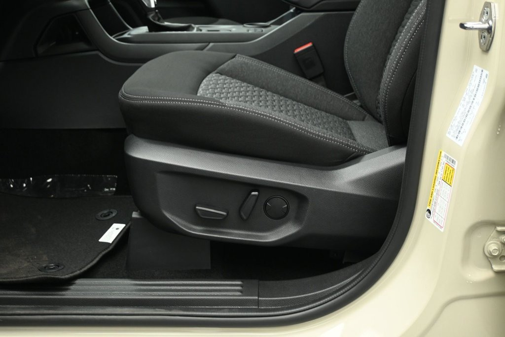 New 2026 Desert Sand Ford XLT image 8