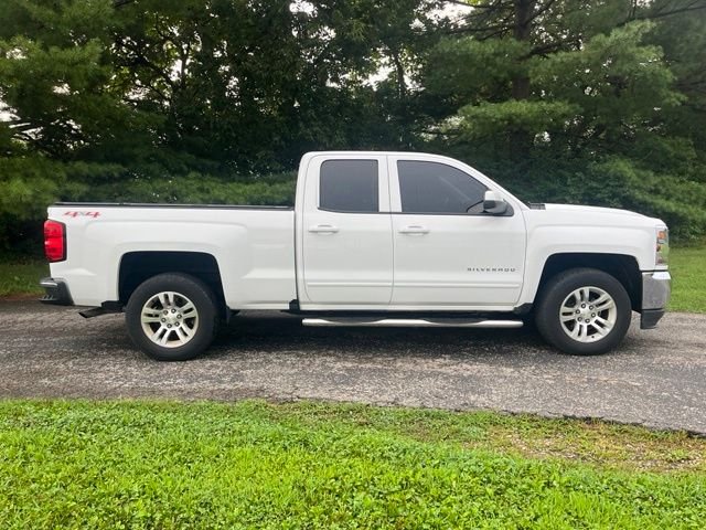 Used 2016 Summit White Chevrolet LT image 2