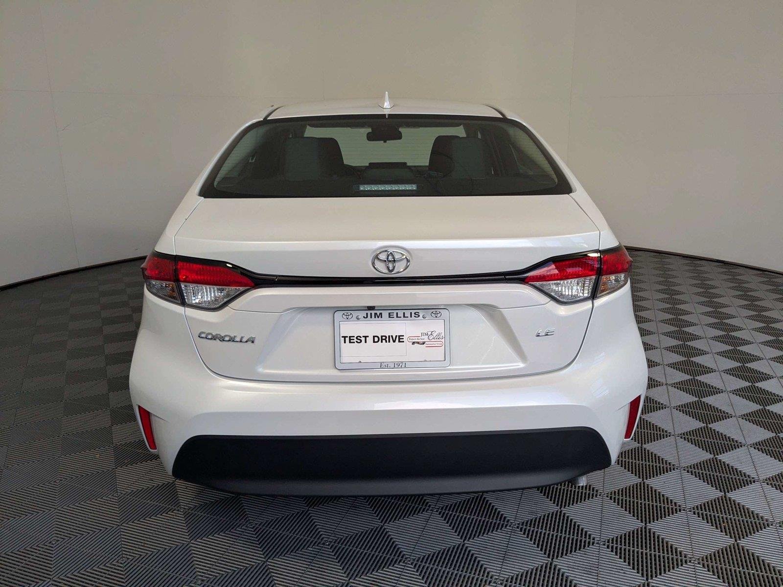 New 2027 Wind Chill Pearl <sup>1</sup> Toyota  LE image 6