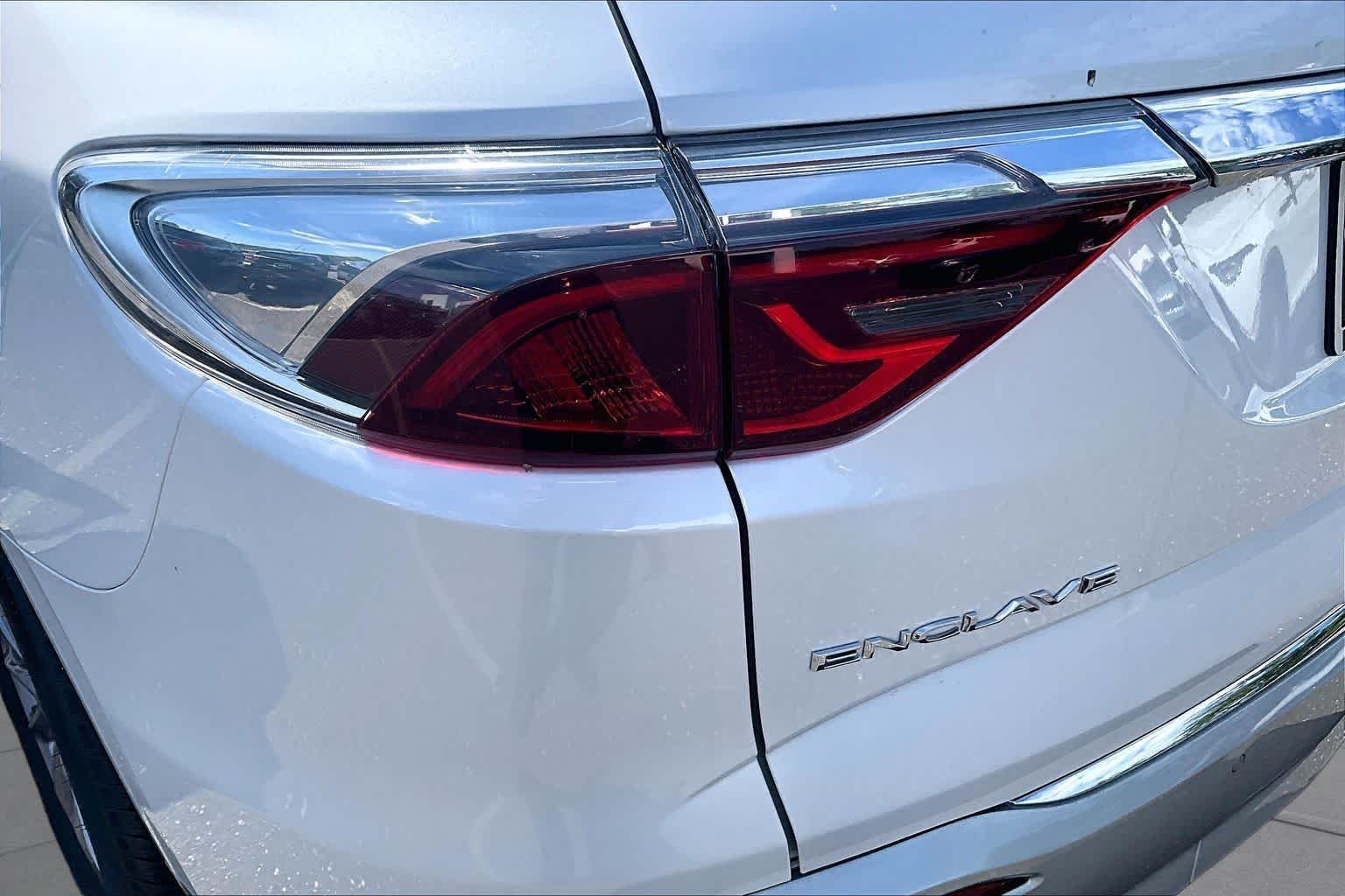 Used 2024 White Frost Tricoat Buick Essence image 54