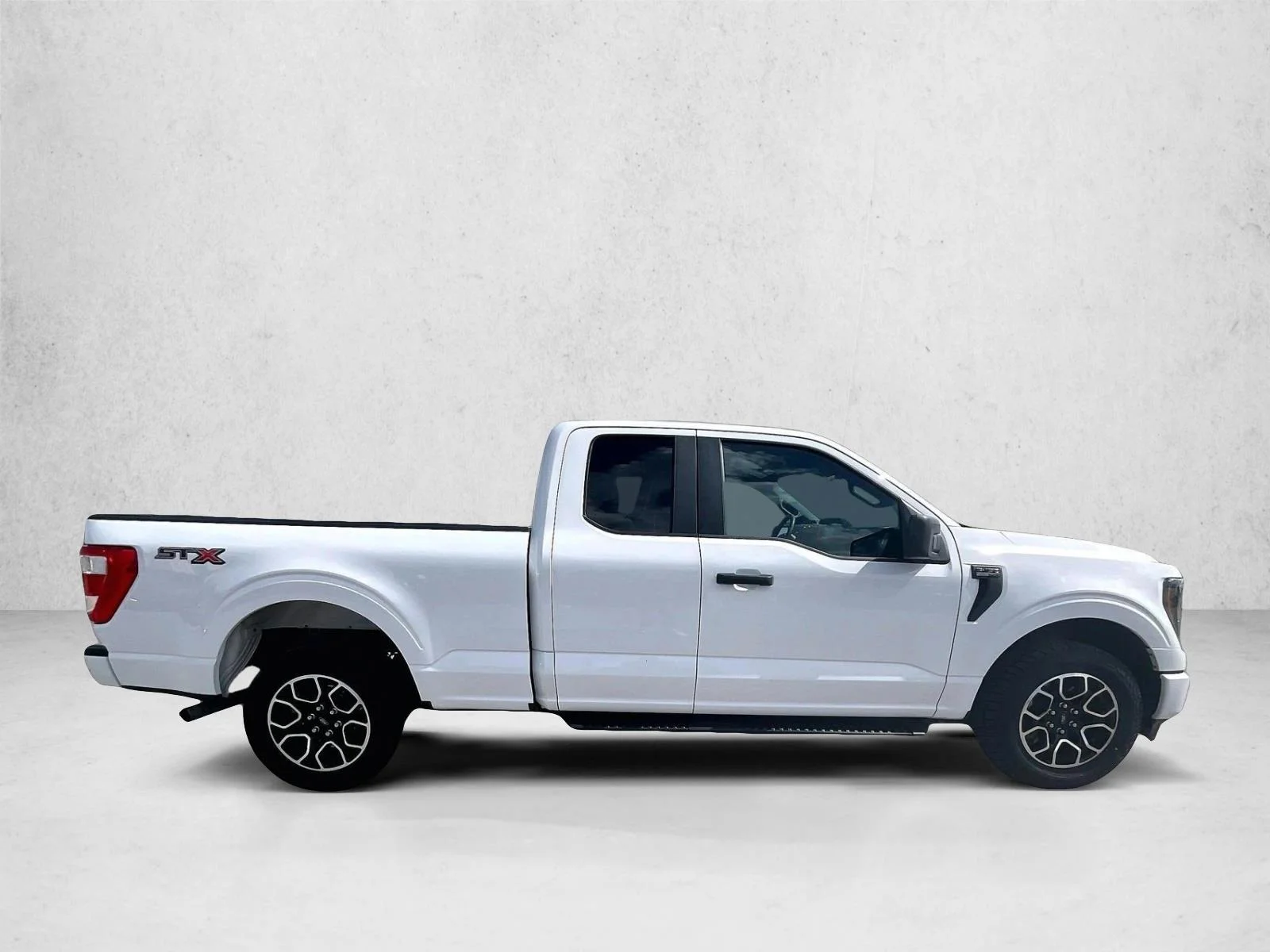 Used 2023 Oxford White Ford XL image 5