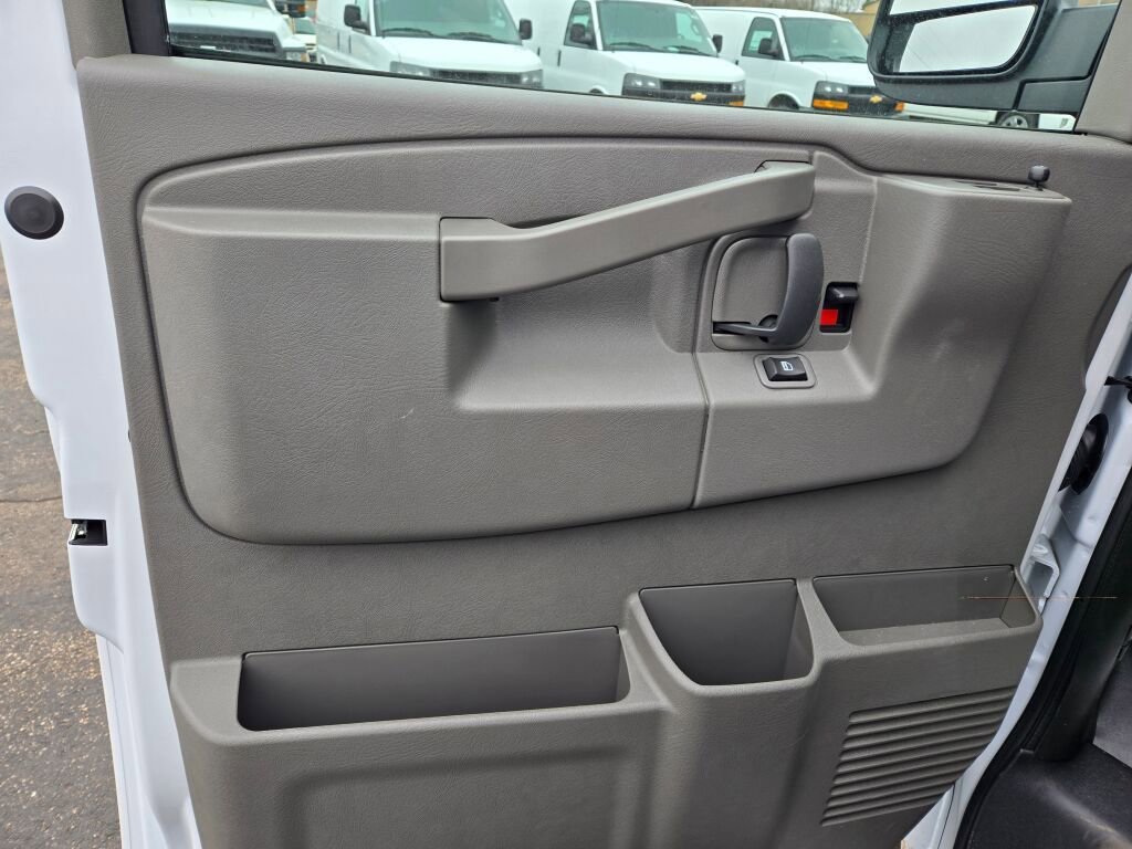 2026 Chevrolet Express Cargo Work Van - Photo 17